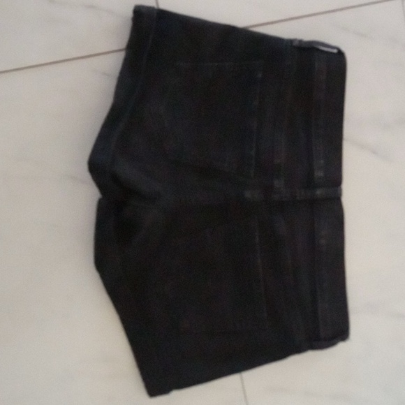 Abercrombie and Fitch black 🖤 shorts - Picture 3 of 4